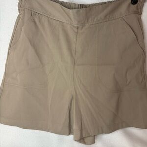 New Max Studio Shorts. Size Large.